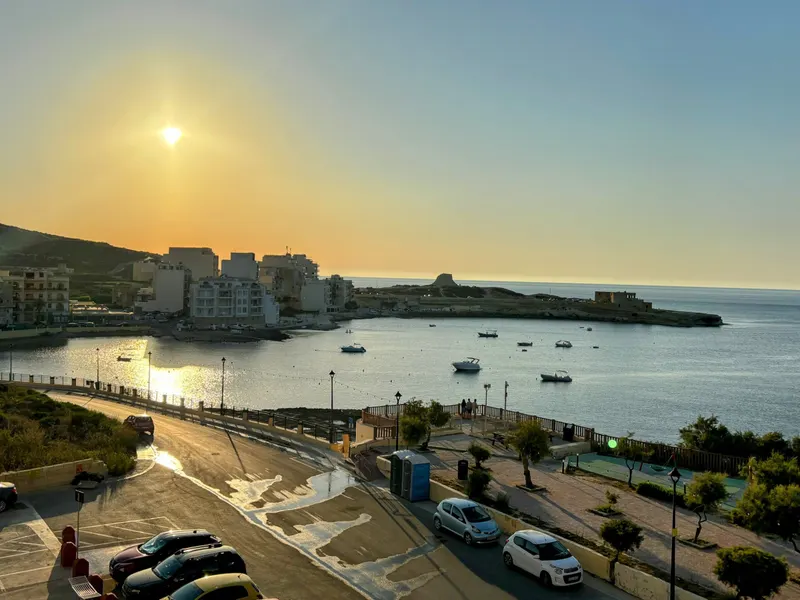 Naplemente a marsalforni öböl felett a SeaView Sunsets apartman erkélyéről
