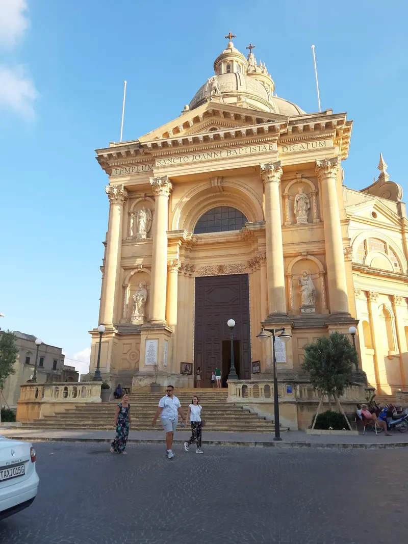 A xewkijai Keresztelő Szent János-templom, a Rotunda homlokzata